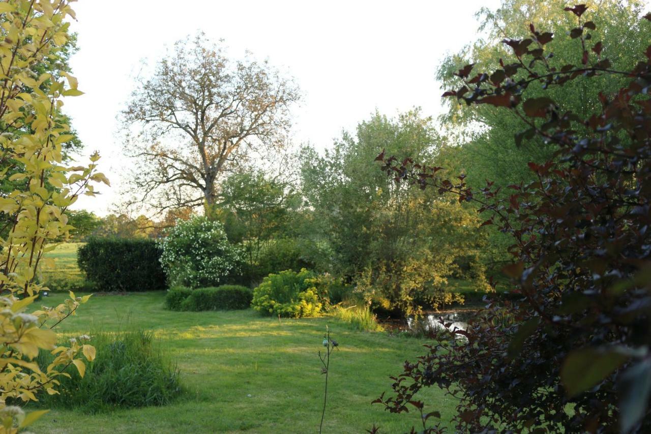 Le Bourgis Bed & Breakfast La Chapelle-Montligeon Exterior photo